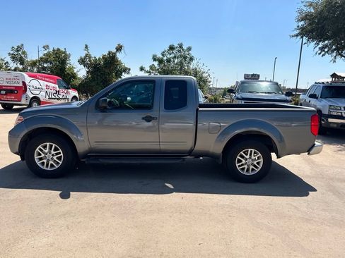 Used 2016 Nissan Frontier SV RWD image 2