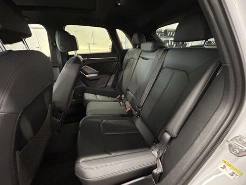 Used 2025 Audi Q3 2.0T Premium image 14