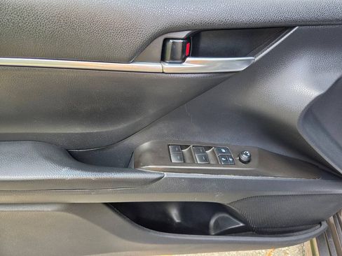Used 2021 Toyota Camry SE FWD image 17