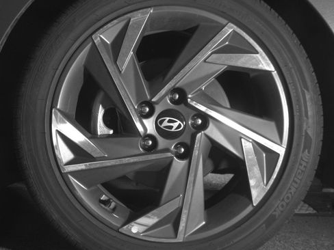 Used 2025 Hyundai Elantra SEL image 12