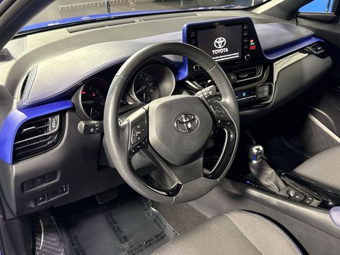 Used 2022 Toyota C-HR XLE image 18