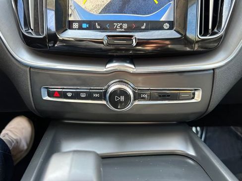Used 2024 Volvo XC60 B5 Core image 37