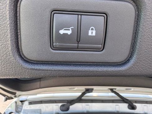 Used 2025 Nissan Pathfinder Platinum w/ Cargo Package image 18