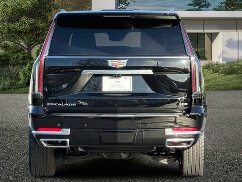 Certified 2025 Cadillac Escalade ESV Premium Luxury image 5