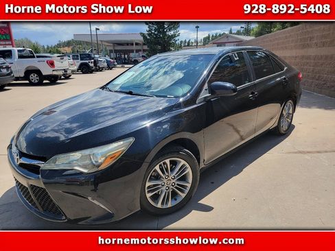 Used 2017 Toyota Camry SE w/ Moonroof Package FWD image 1