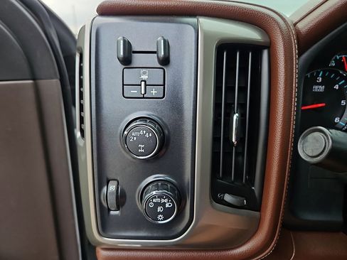 Used 2017 Chevrolet Silverado 1500 High Country image 25