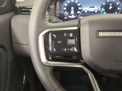 Used 2025 Land Rover Discovery Sport S image 15