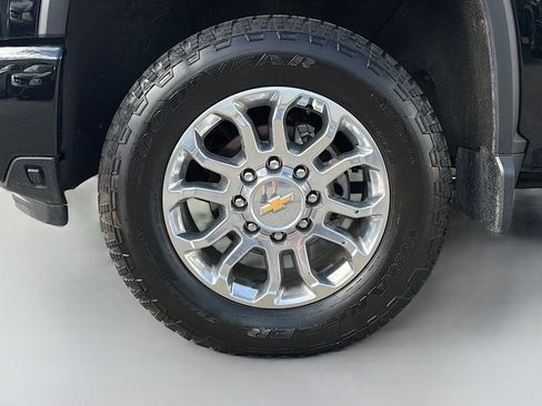 Used 2025 Chevrolet Silverado 2500 LTZ w/ LTZ Premium Package AWD/4WD image 34