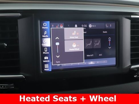 Used 2024 Chrysler Voyager LX image 4