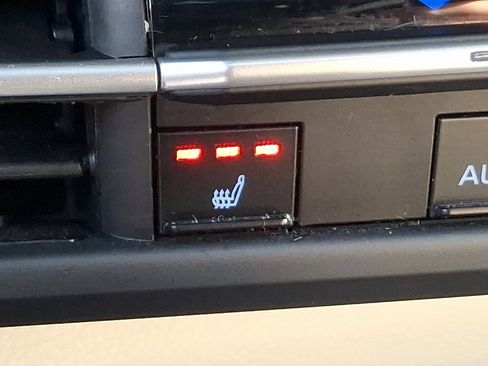 Certified 2023 Toyota Sienna XLE image 27