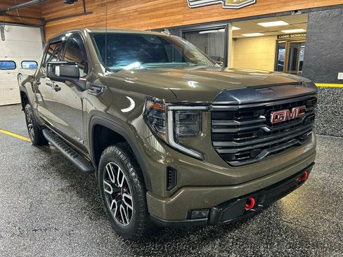 Used 2024 GMC Sierra 1500 AT4 w/ Technology Package AWD/4WD image 10