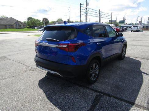 Used 2022 Kia Seltos LX AWD/4WD image 8