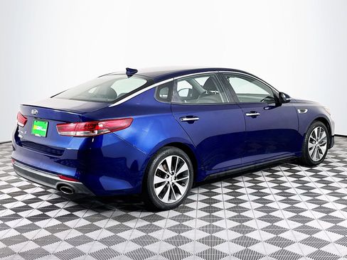 Used 2018 Kia Optima S w/ 18" Alloy Wheels Package image 10