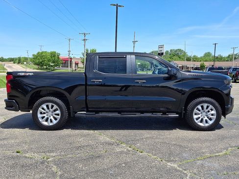 Used 2020 Chevrolet Silverado 1500 Custom w/ Custom Value Package AWD/4WD image 25