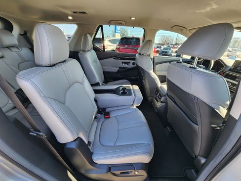Certified 2025 Honda Pilot EX-L image 13