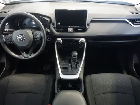 Used 2025 Toyota RAV4 XLE AWD/4WD image 23