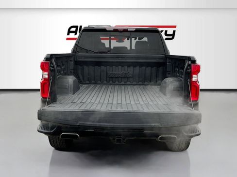 Used 2021 Chevrolet Silverado 1500 High Country w/ Technology Package image 27