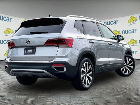 Used 2023 Volkswagen Taos SE w/ Panoramic Sunroof Package AWD/4WD image 6