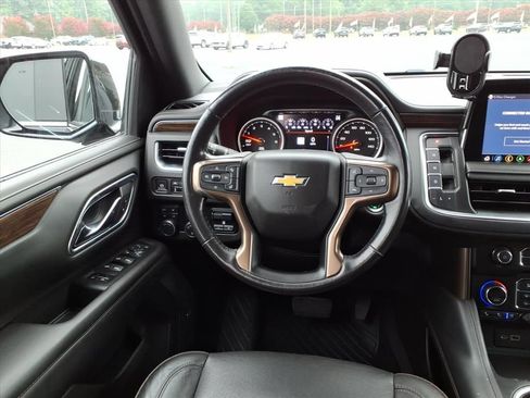 Used 2021 Chevrolet Suburban High Country w/ Premium Package AWD/4WD image 28