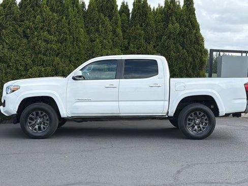 Used 2023 Toyota Tacoma SR5 RWD image 7