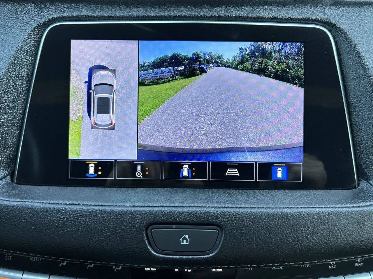 Used 2022 Cadillac XT4 Premium Luxury w/ LPO, Radiant Package AWD/4WD image 16