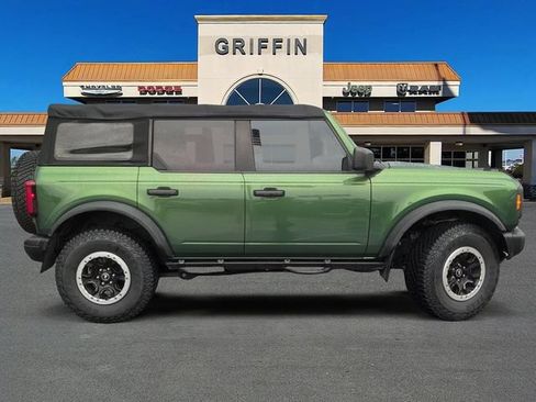 Used 2022 Ford Bronco Black Diamond w/ Sasquatch Package AWD/4WD image 3