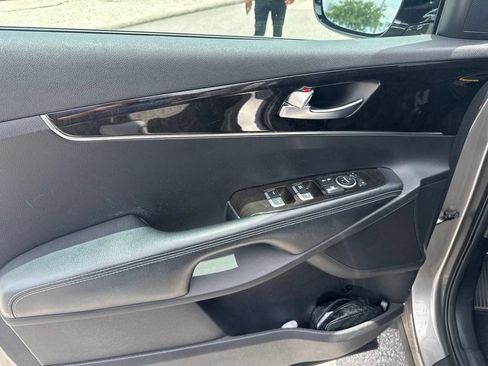 Used 2017 Kia Sorento AWD image 15