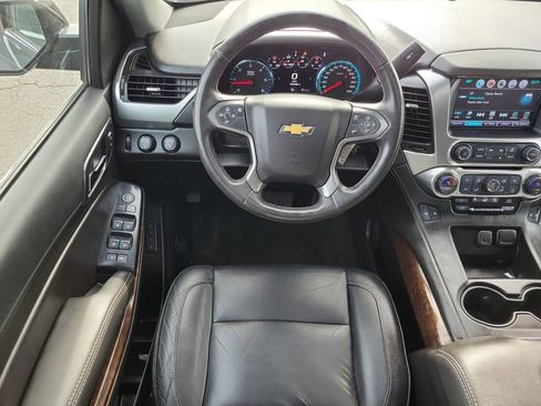 Used 2017 Chevrolet Suburban LT image 14