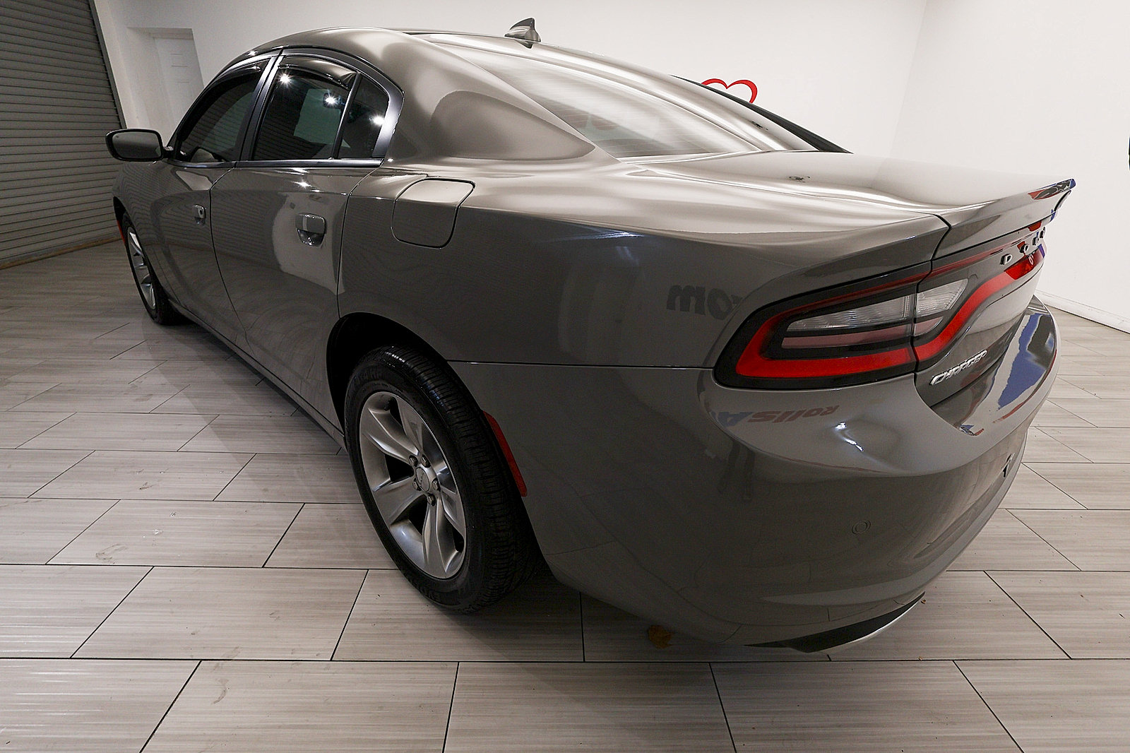 Used 2018 Dodge Charger SXT Plus RWD image 3