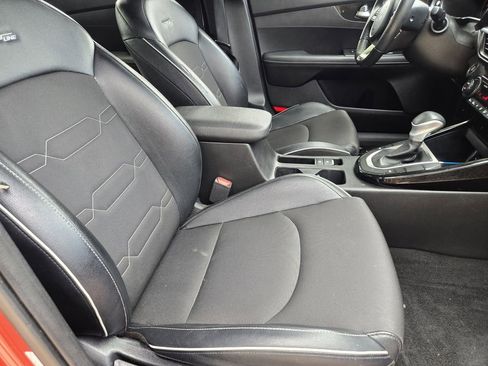 Used 2023 Kia Forte GT-Line w/ GT-Line Technology Package FWD image 9