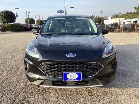 Used 2022 Ford Escape SE image 2