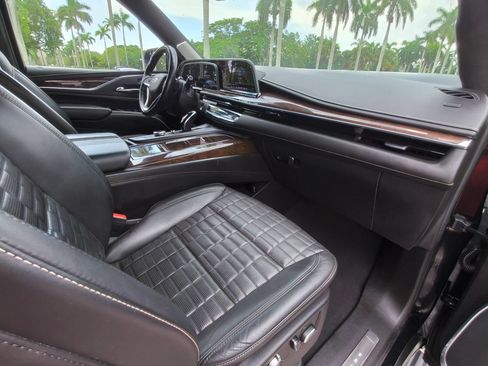 Used 2021 Cadillac Escalade Premium Luxury Platinum AWD/4WD image 47