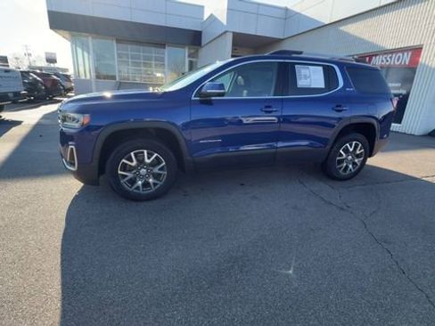 Certified 2023 GMC Acadia SLE w/ Driver Convenience Package image 4