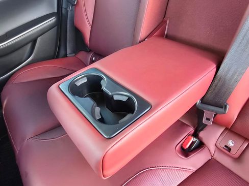 Used 2025 MAZDA MAZDA3 Hatchback w/Premium Plus Pkg image 29