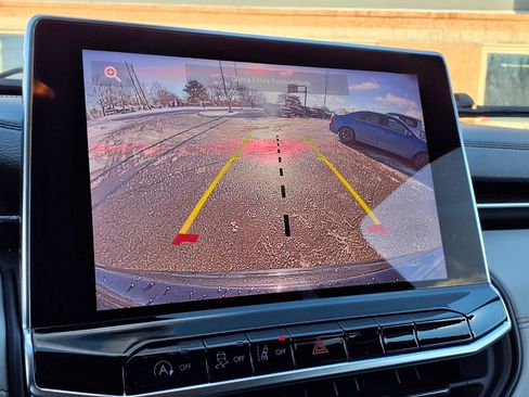 Certified 2022 Jeep Compass Limited image 8