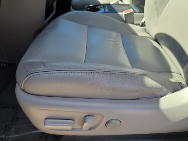 Used 2017 Toyota Sienna XLE FWD image 32