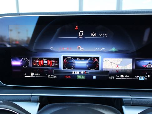 Used 2024 Mercedes-Benz GLE 450e 4MATIC image 32