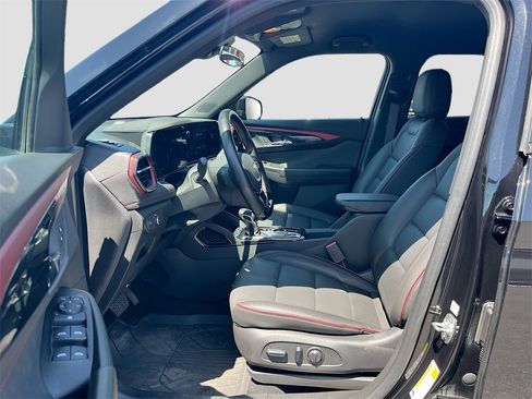 Used 2024 Chevrolet TrailBlazer RS w/ Driver Confidence Package image 21