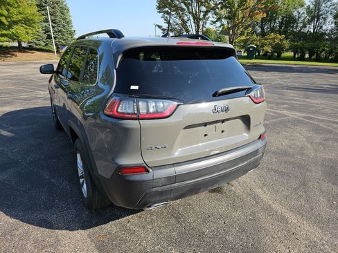 Used 2022 Jeep Cherokee Latitude Lux AWD/4WD image 3
