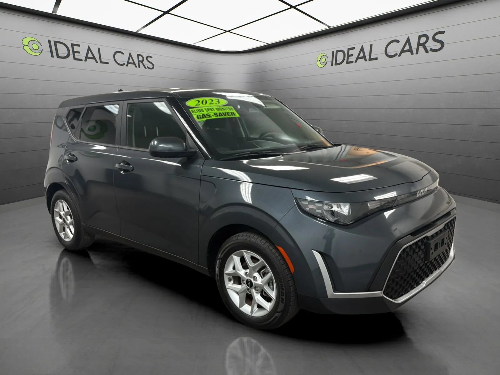 Used 2023 Kia Soul LX w/ Option Group 015 FWD image 3