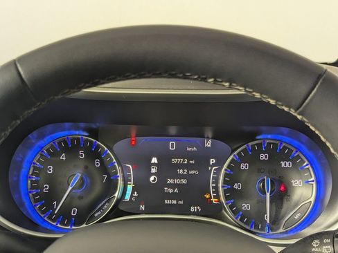 Used 2024 Chrysler Pacifica Touring-L FWD image 19