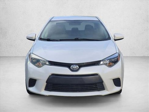 Used 2015 Toyota Corolla LE FWD image 2