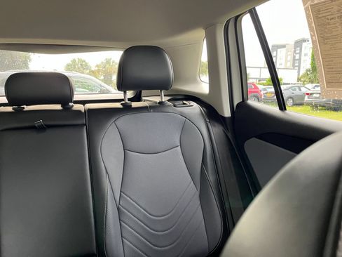 Used 2026 Volkswagen Tiguan SE FWD image 33