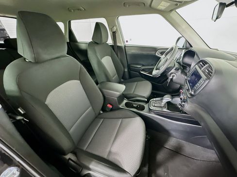 Used 2025 Kia Soul LX w/ LX Technology Package image 27