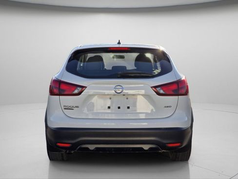 Used 2019 Nissan Rogue Sport S image 19