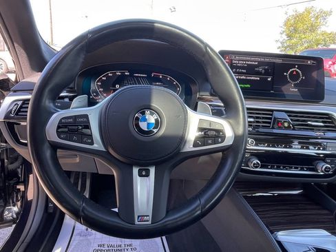 Used 2022 BMW M550i xDrive M550i xDrive image 21