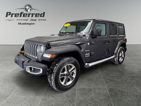 Used 2018 Jeep Wrangler Unlimited Sahara w/ Dual Top Group image 10