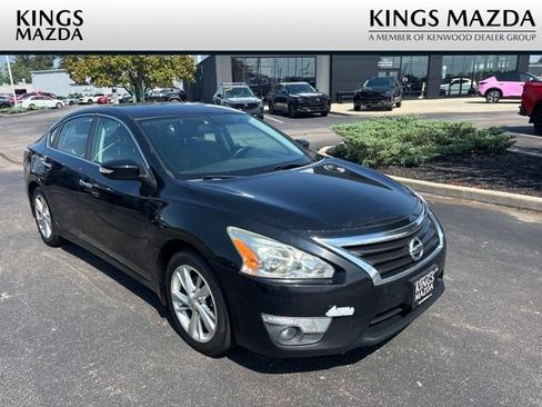 Used 2015 Nissan Altima 2.5 SL w/ Technology Package FWD image 1