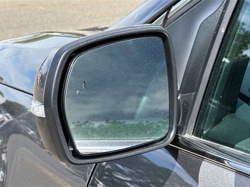 Used 2024 Ford Edge Titanium image 54