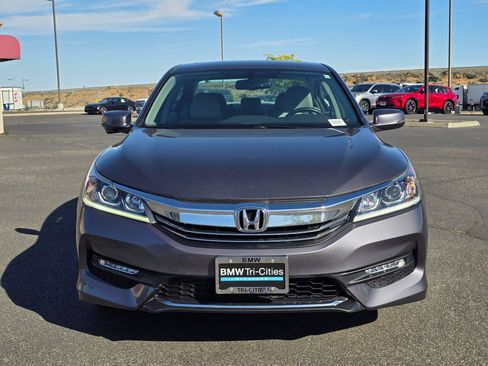 Used 2017 Honda Accord EX-L image 6
